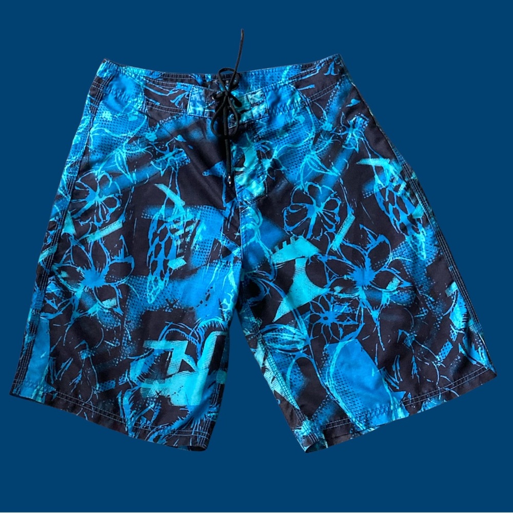 Oakley Blue &Black Floral Print Board Shorts Size 32  21”Length EUC